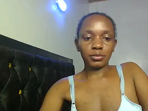 Pixieluck live cam on StripChat