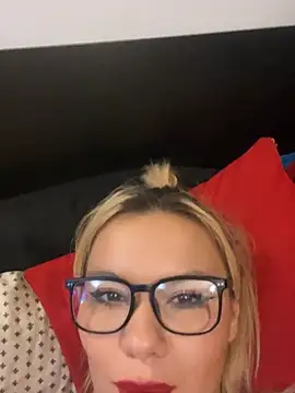 blondebambi's live room