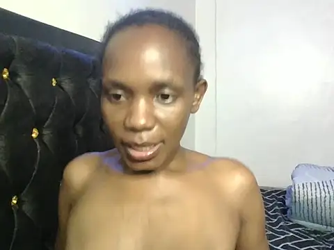 Pixieluck live cam on StripChat