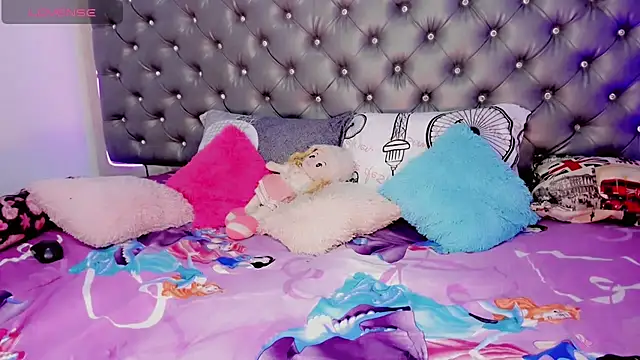 Barbie_Latina live cam on StripChat