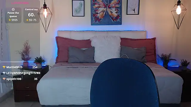 Megan_05_ live cam on StripChat