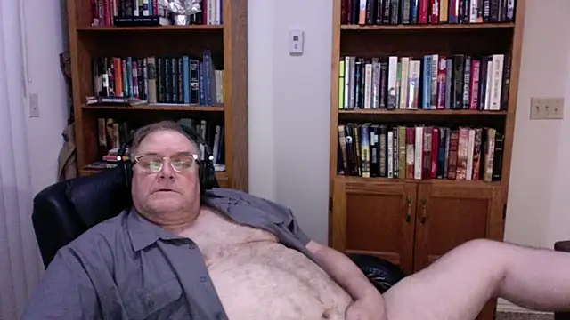Vinyl22@xh live cam on StripChat