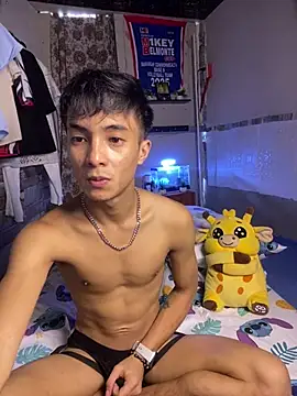 Twinkyecho live cam on StripChat