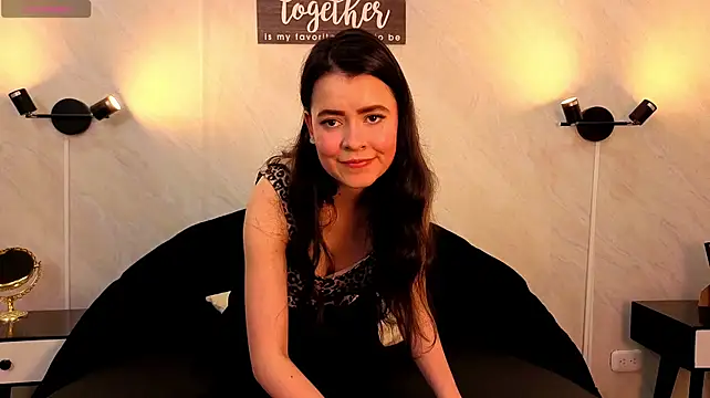 DoveMullerr2 live cam preview