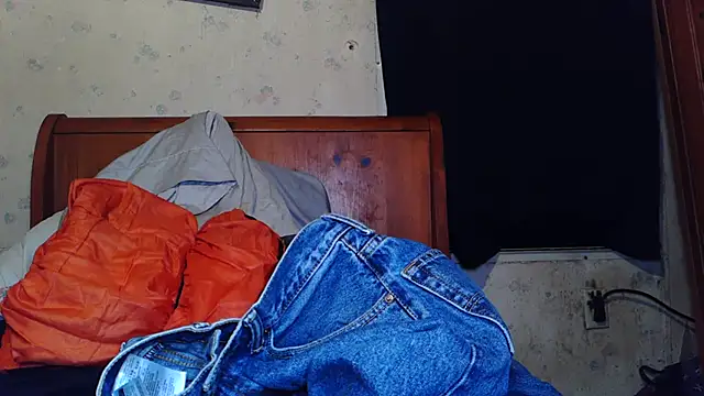 kcruisemysteryclouds (M young) - pay rent and trying to get a new car