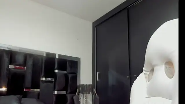 Miranda_bigcock3