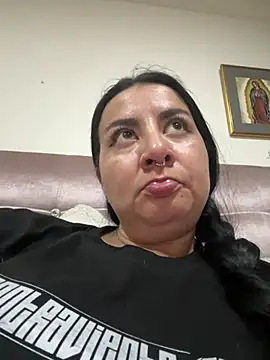 Abril_Luv live cam on StripChat