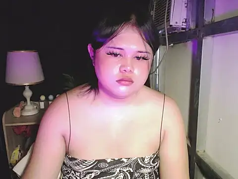lovemaecock live cam on StripChat