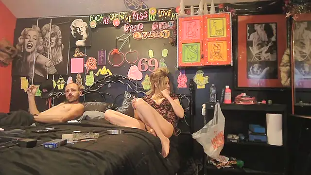 daddyandsplashqueen (Ask my age) - Flash titties