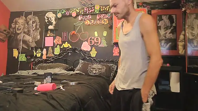 daddyandsplashqueen (Ask my age) - Flash titties