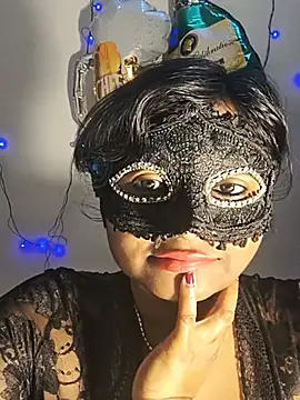 DIRTYSECRET_QUEEN_07