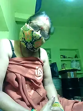 HotLoomaraj29 live cam preview