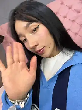 Mia_Land