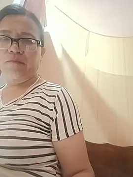 Chilly-wet live sex cam