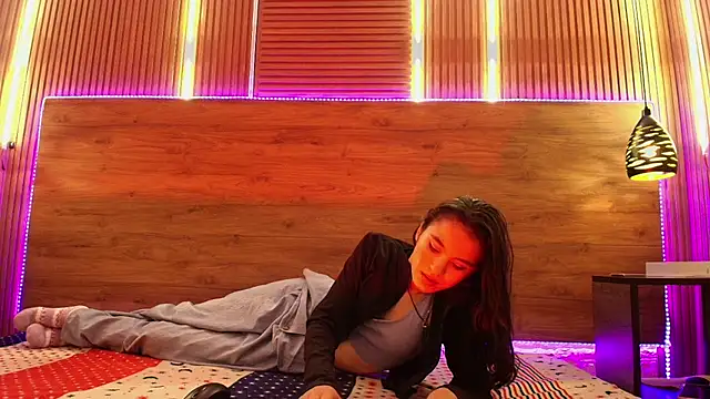 mavvy_rosepri live cam on StripChat