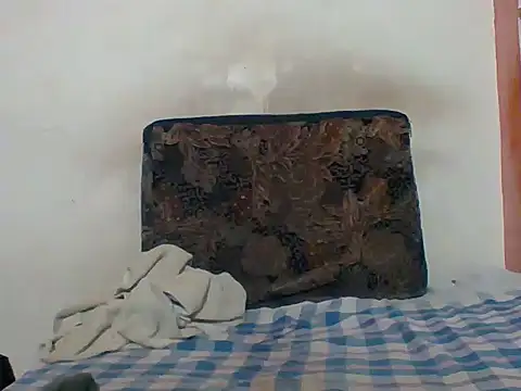 Slavebottombdsm09 live cam on StripChat