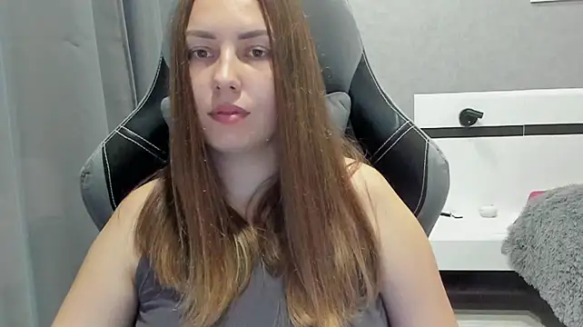 Mia_shy1