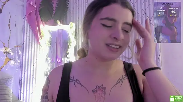 Naomy_tay1