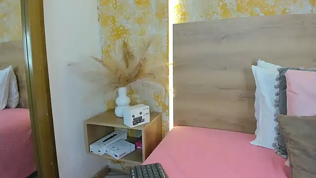 julietta_pink