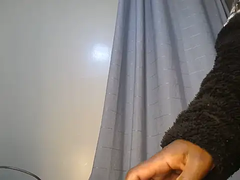 Monah_ebony2030 live cam on StripChat