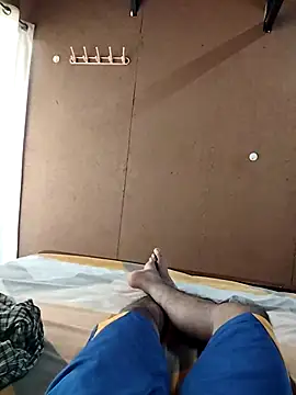 Virgineguy123 live cam on StripChat