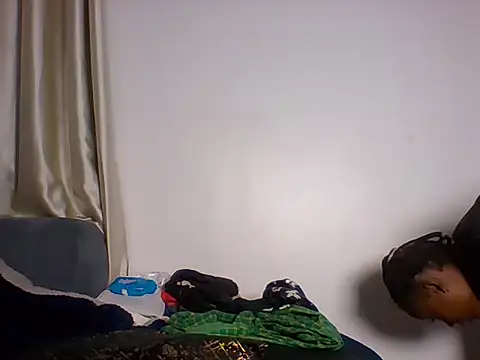 kissing_kitty20 live cam on StripChat
