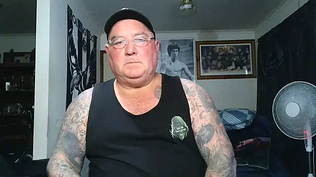 KINKYBLUEYES69