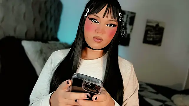 Model: misstreslatin