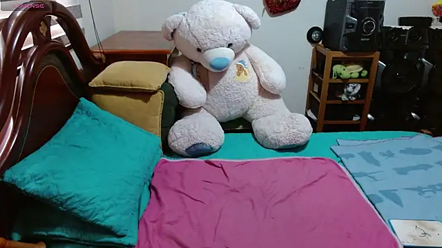 Modèle: _Keyla_rosse