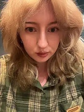 RonnieKiss live sex cam
