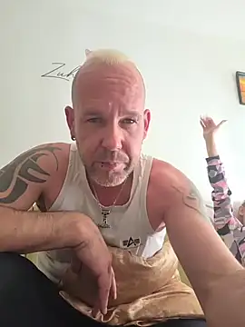 Badbitch_German_Badass live sex cam