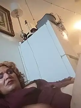 deedeedoll82222 live sex cam