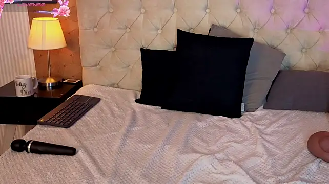 Isabella_cherry69