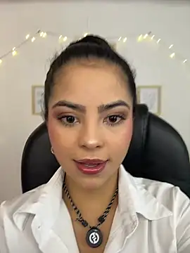 Layla_Breezee