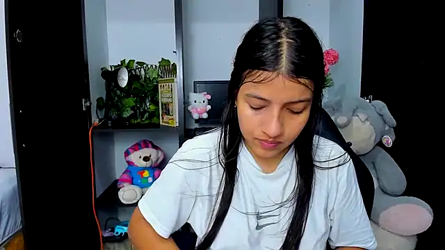 zara_cute — FansOnlyX creator profile
