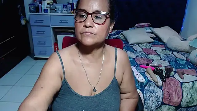 pervert_mommy_ live cam preview