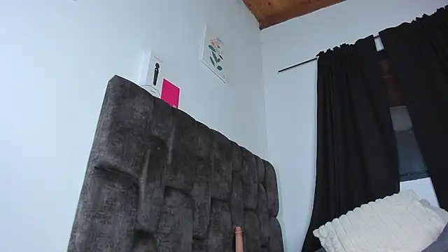 kyany__ live cam on StripChat