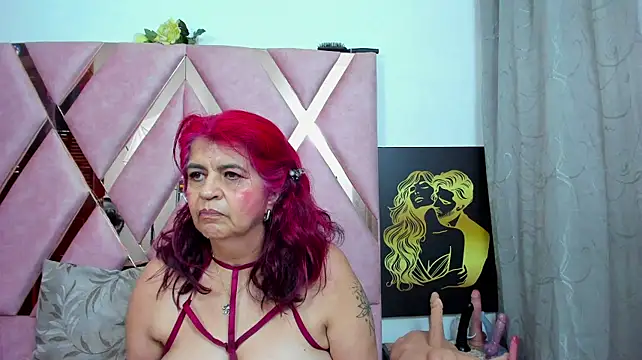 RoxetteMature live cam preview