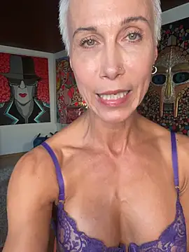 GymQueenCarmen live cam preview
