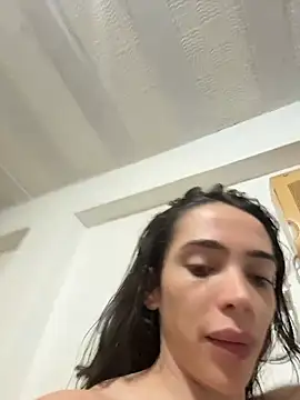 sisterhong live cam on StripChat