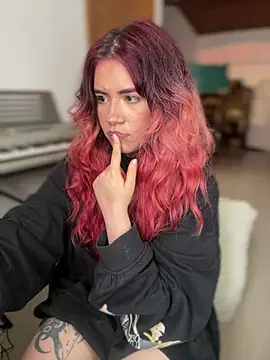 NikkiNix