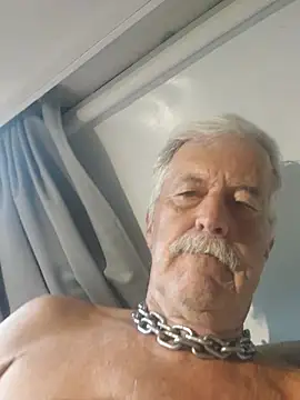 slave4men live sex cam