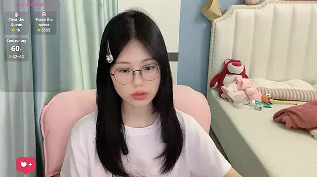 Luna-666 live cam on StripChat