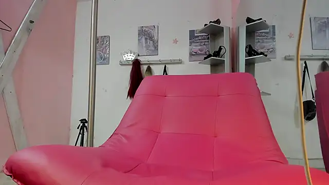 CAMILA--REY live cam on StripChat