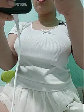 Shine_Mai