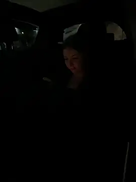KrisMagnoly live cam on StripChat