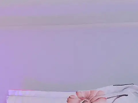 NaomiKlarc