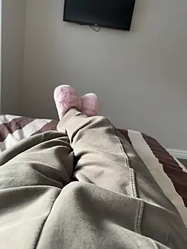 Meet_My_Feet-xox live cam on StripChat