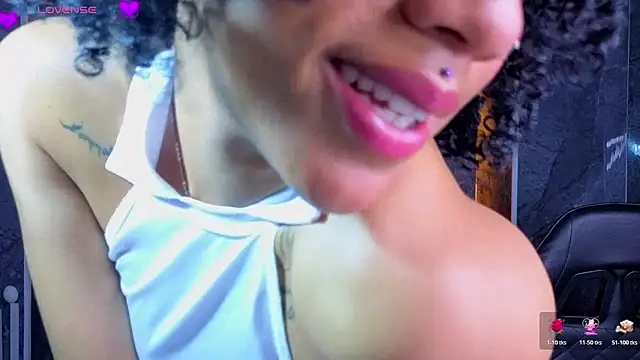 Violeth_b live cam on StripChat