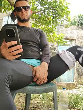 PIGHIGHDIRTY_p0 live cam on StripChat